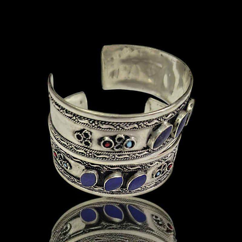 Metal Bracelet With Blue Lapis